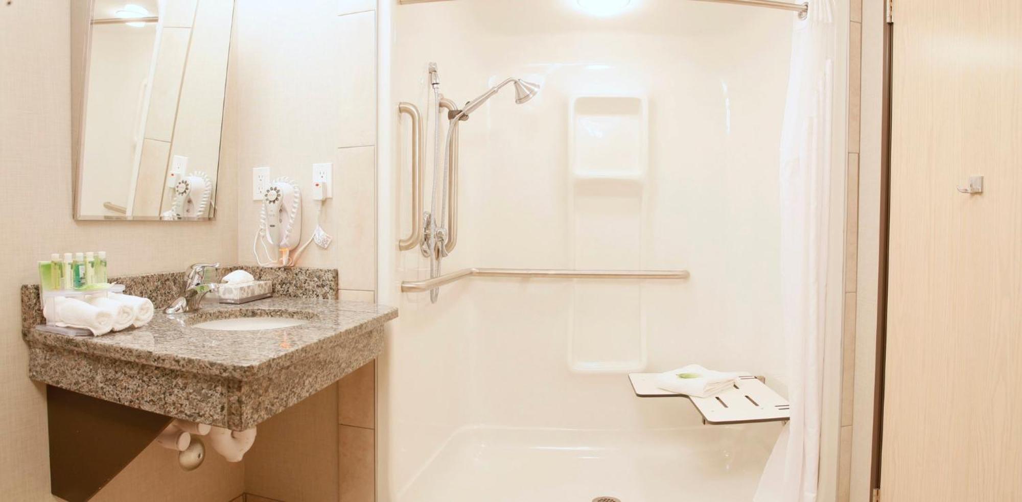 Holiday Inn Express Fort St John By Ihg Fort St. John Exteriör bild