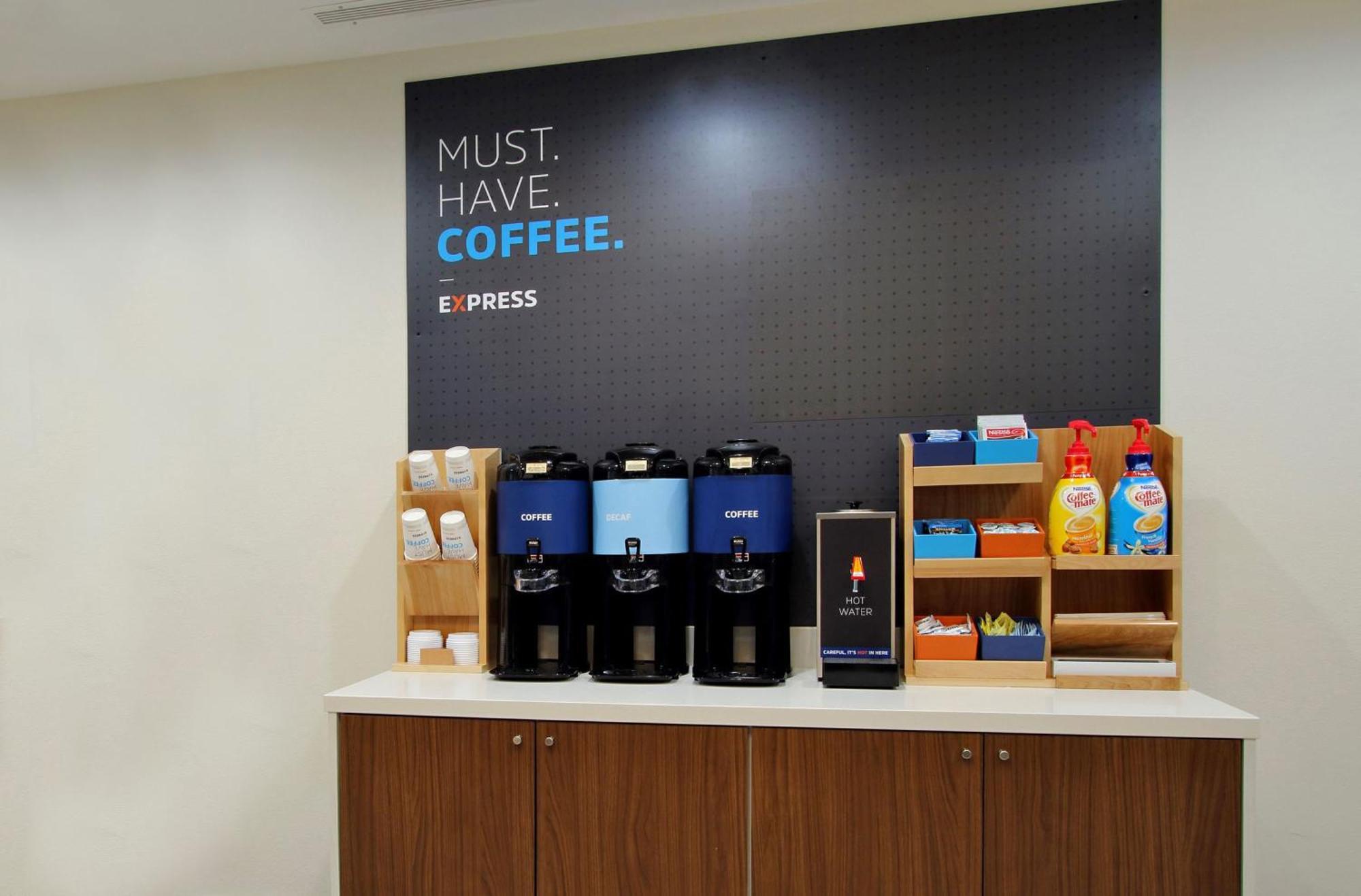 Holiday Inn Express Fort St John By Ihg Fort St. John Exteriör bild