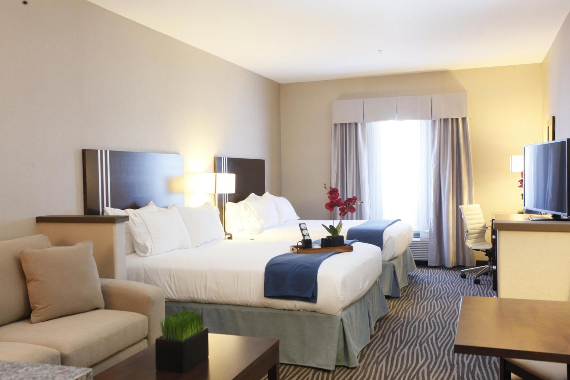 Holiday Inn Express Fort St John By Ihg Fort St. John Exteriör bild