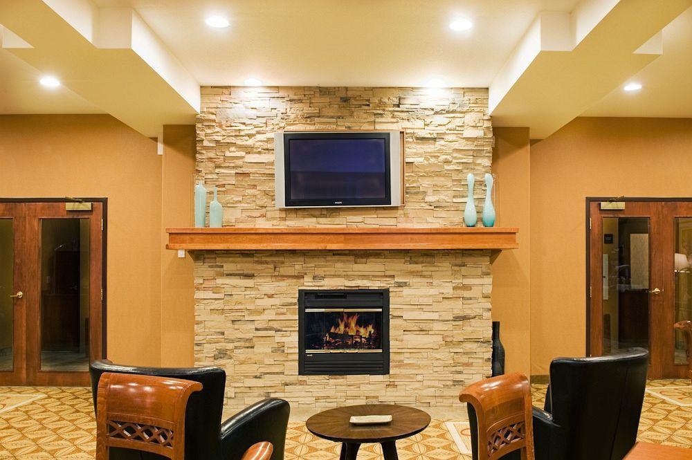 Holiday Inn Express Fort St John By Ihg Fort St. John Exteriör bild